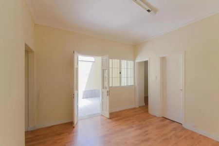 Foto 02 de casa para alugar com 3 quartos, 185m² em Vila Mariana, São Paulo