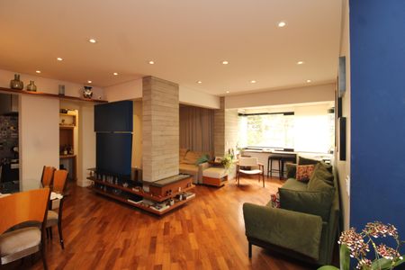 Apartamento à venda com 106m², 2 quartos e 2 vagasSala