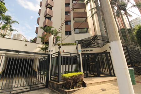 Apartamento à venda com 106m², 2 quartos e 2 vagasFachada