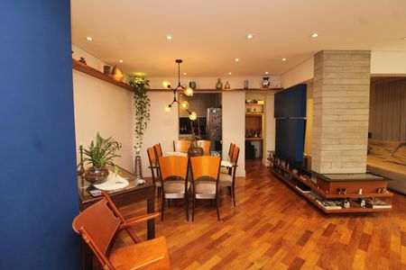 Apartamento à venda com 106m², 2 quartos e 2 vagasSala