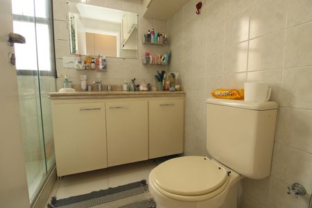 Apartamento à venda com 106m², 2 quartos e 2 vagasBanheiro da suíte 2