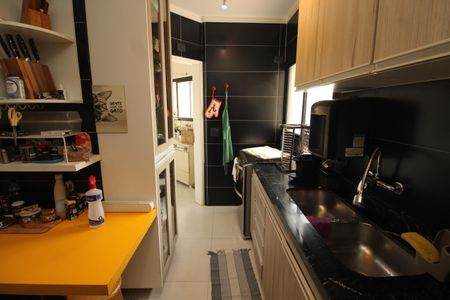 Apartamento à venda com 106m², 2 quartos e 2 vagasCozinha