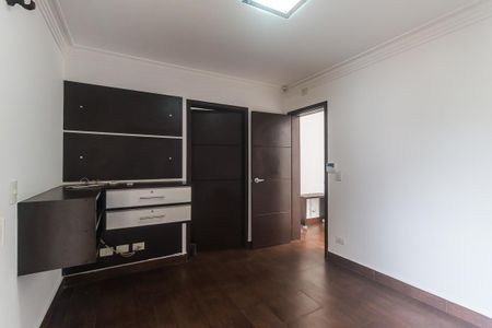 Casa de condomínio para alugar com 300m², 3 quartos e 6 vagas Casa de condomínio para alugar com 300m², 3 quartos e 6 vagasQuarto 1 - Suíte 1