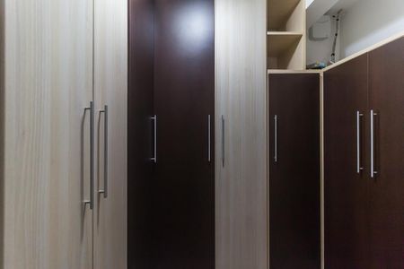 Casa de condomínio para alugar com 300m², 3 quartos e 6 vagas Casa de condomínio para alugar com 300m², 3 quartos e 6 vagasCloset