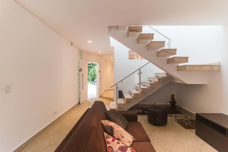 Casa de condomínio para alugar com 300m², 3 quartos e 6 vagas Casa de condomínio para alugar com 300m², 3 quartos e 6 vagasSala