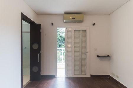 Casa de condomínio para alugar com 300m², 3 quartos e 6 vagas Casa de condomínio para alugar com 300m², 3 quartos e 6 vagasQuarto 2 - Suíte 2