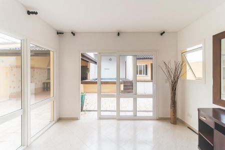 Sala de casa de condomínio para alugar com 3 quartos, 300m² em Parquelândia, Itaquaquecetuba