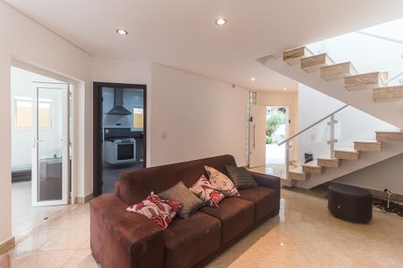 Casa de condomínio para alugar com 300m², 3 quartos e 6 vagas Casa de condomínio para alugar com 300m², 3 quartos e 6 vagasSala