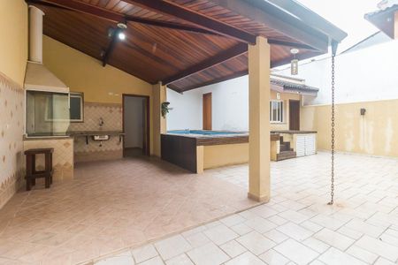 Casa de condomínio para alugar com 300m², 3 quartos e 6 vagas Casa de condomínio para alugar com 300m², 3 quartos e 6 vagasChurrasqueira/Piscina