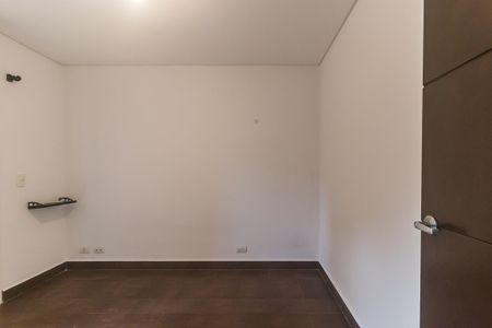 Casa de condomínio para alugar com 300m², 3 quartos e 6 vagas Casa de condomínio para alugar com 300m², 3 quartos e 6 vagasQuarto 2 - Suíte 2