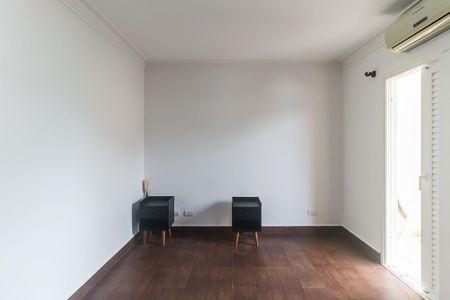 Casa de condomínio para alugar com 300m², 3 quartos e 6 vagas Casa de condomínio para alugar com 300m², 3 quartos e 6 vagasQuarto 1 - Suíte 1