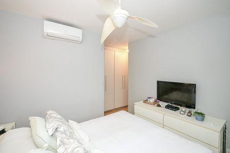 Apartamento à venda com 130m², 3 quartos e 2 vagasSuíte