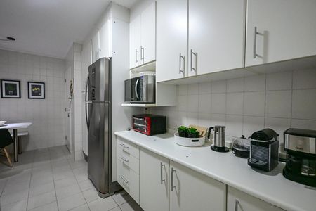 Apartamento à venda com 130m², 3 quartos e 2 vagasCozinha