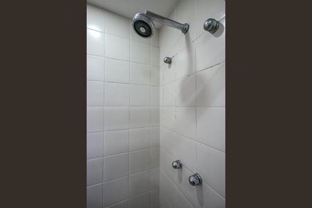 Apartamento à venda com 130m², 3 quartos e 2 vagasChuveiro do Banheiro da Suíte