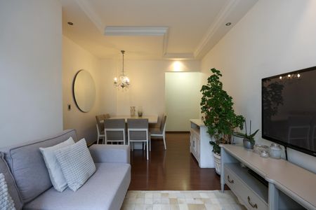 Apartamento à venda com 70m², 2 quartos e 2 vagasSala