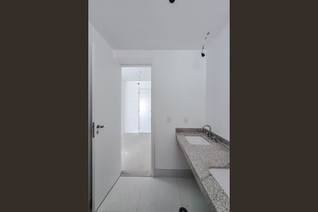 Apartamento à venda com 140m², 3 quartos e 2 vagas Apartamento à venda com 140m², 3 quartos e 2 vagasBanheiro de Serviço