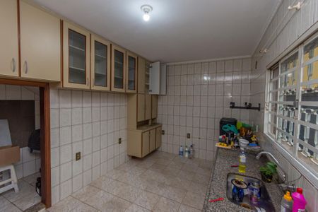 Casa para alugar com 144m², 3 quartos e 2 vagasCozinha 