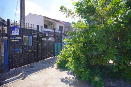 Casa para alugar com 80m², 2 quartos e 1 vaga Casa para alugar com 80m², 2 quartos e 1 vagaFachada