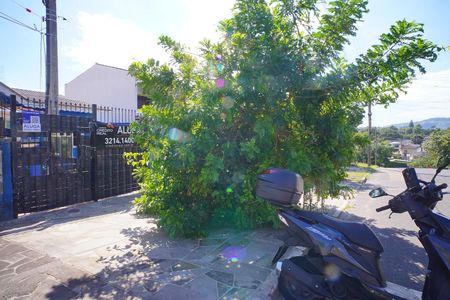 Casa para alugar com 80m², 2 quartos e 1 vaga Casa para alugar com 80m², 2 quartos e 1 vagaFachada