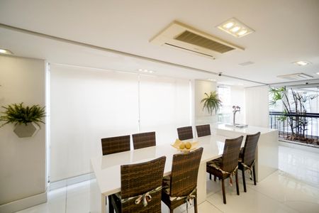 Apartamento à venda com 350m², 3 quartos e 4 vagasVaranda