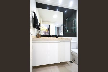 Apartamento à venda com 350m², 3 quartos e 4 vagasBanheiro da suíte 01