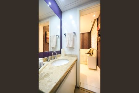 Apartamento à venda com 350m², 3 quartos e 4 vagasBanheiro da suíte 02
