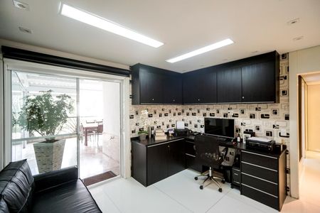 Apartamento à venda com 350m², 3 quartos e 4 vagasEscritório