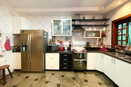 Casa à venda com 400m², 4 quartos e 3 vagas Casa à venda com 400m², 4 quartos e 3 vagasCozinha