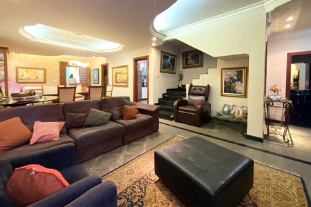 Casa à venda com 400m², 4 quartos e 3 vagas Casa à venda com 400m², 4 quartos e 3 vagasSala