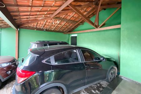 Casa à venda com 400m², 4 quartos e 3 vagas Casa à venda com 400m², 4 quartos e 3 vagasGaragem