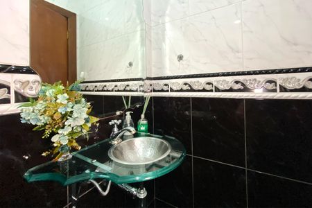 Casa à venda com 400m², 4 quartos e 3 vagas Casa à venda com 400m², 4 quartos e 3 vagasLavabo