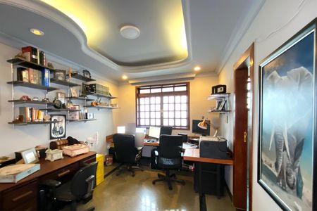 Casa à venda com 400m², 4 quartos e 3 vagas Casa à venda com 400m², 4 quartos e 3 vagasSala de Estar