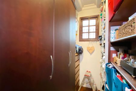 Casa à venda com 400m², 4 quartos e 3 vagas Casa à venda com 400m², 4 quartos e 3 vagasCloset da suíte 2