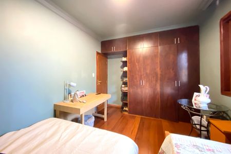 Casa à venda com 400m², 4 quartos e 3 vagas Casa à venda com 400m², 4 quartos e 3 vagasQuarto 3