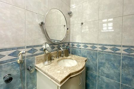 Casa à venda com 400m², 4 quartos e 3 vagas Casa à venda com 400m², 4 quartos e 3 vagasBanheiro