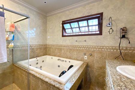 Casa à venda com 400m², 4 quartos e 3 vagas Casa à venda com 400m², 4 quartos e 3 vagasBanheiro da Suíte 1