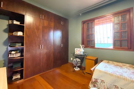 Casa à venda com 400m², 4 quartos e 3 vagas Casa à venda com 400m², 4 quartos e 3 vagasQuarto 3