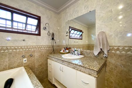 Casa à venda com 400m², 4 quartos e 3 vagas Casa à venda com 400m², 4 quartos e 3 vagasBanheiro da Suíte 1