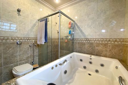 Casa à venda com 400m², 4 quartos e 3 vagas Casa à venda com 400m², 4 quartos e 3 vagasBanheiro da Suíte 1