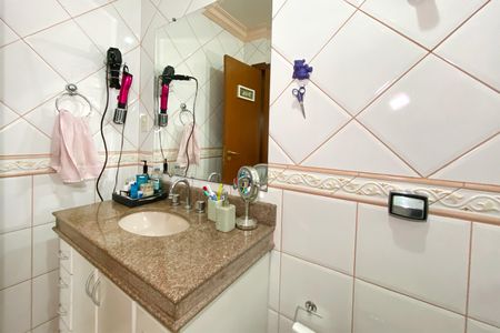 Casa à venda com 400m², 4 quartos e 3 vagas Casa à venda com 400m², 4 quartos e 3 vagasBanheiro da Suíte 2