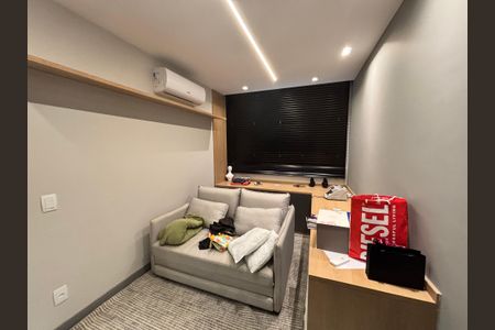 Casa de condomínio à venda com 433m², 4 quartos e 2 vagas Casa de condomínio à venda com 433m², 4 quartos e 2 vagasQuarto 2