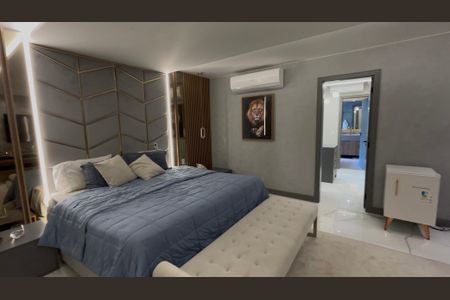 Casa de condomínio à venda com 433m², 4 quartos e 2 vagas Casa de condomínio à venda com 433m², 4 quartos e 2 vagasQuarto 1