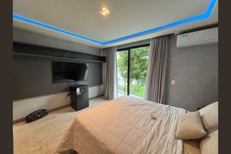 Casa de condomínio à venda com 433m², 4 quartos e 2 vagas Casa de condomínio à venda com 433m², 4 quartos e 2 vagasQuarto 3