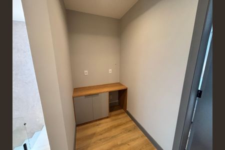 Casa de condomínio à venda com 433m², 4 quartos e 2 vagas Casa de condomínio à venda com 433m², 4 quartos e 2 vagasCorredor