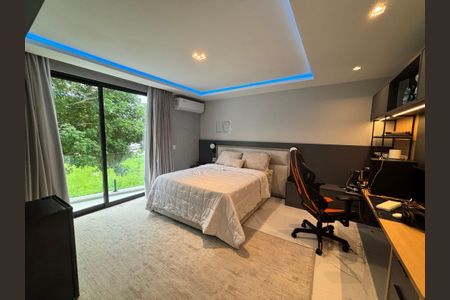 Casa de condomínio à venda com 433m², 4 quartos e 2 vagas Casa de condomínio à venda com 433m², 4 quartos e 2 vagasQuarto 3