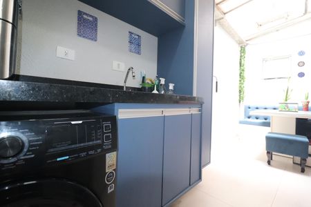 Apartamento para alugar com 55m², 2 quartos e 1 vagaÁrea de Serviço