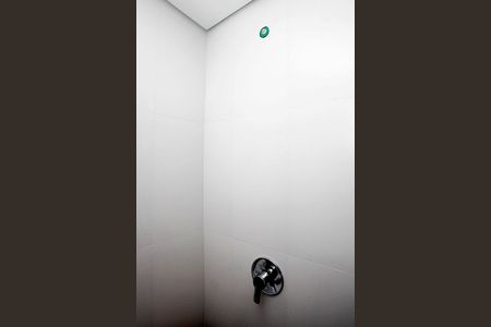 Banheiro de kitnet/studio para alugar com 1 quarto, 30m² em Moinhos de Vento, Porto Alegre