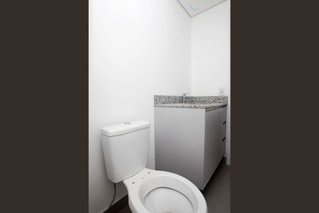 Banheiro de kitnet/studio para alugar com 1 quarto, 30m² em Moinhos de Vento, Porto Alegre