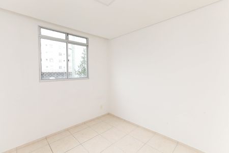 Apartamento à venda com 2 quartos, 43m² em Califórnia, Contagem