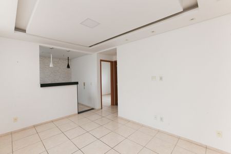 Apartamento à venda com 2 quartos, 43m² em Califórnia, Contagem